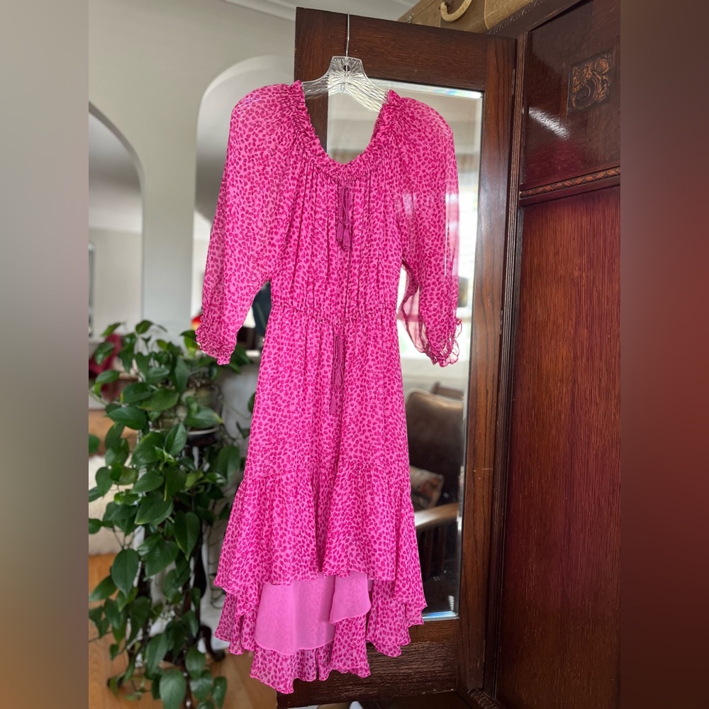 Diane Von Furstenberg Silk Dress. EUC. Size 6.